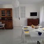 Les Graves Nyaraló *