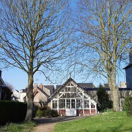 Les Graves Nyaraló *