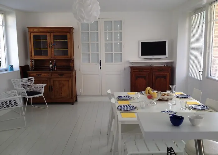 Les Graves Holiday home *